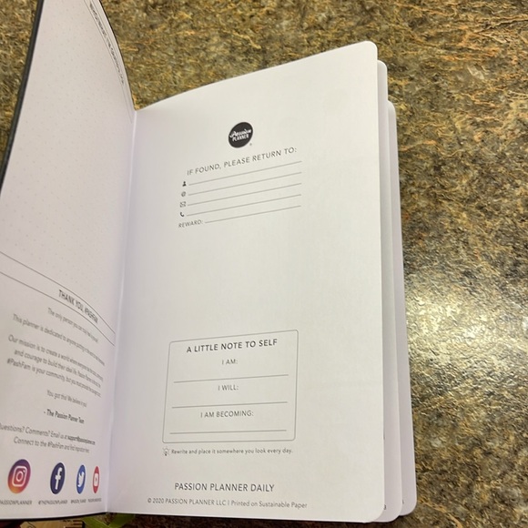 New Undated Passion Planner - Picture 2 of 8